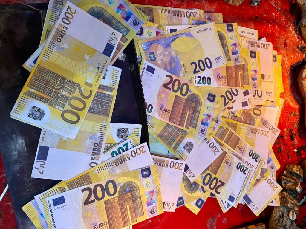 PORTEFEUILLE MAGIQUE EN EURO, EXPERT VOYANT